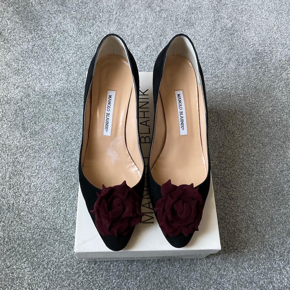 Monolo Blahnik  Black suede kitten heel with maroon rose 40